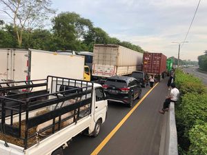 Cerita Pemudik Ke Jakarta Terjebak Macet 6 Jam di Tol Purbaleunyi