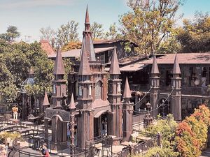 Wisata dan Kuliner di Kastil Megah Kawasan Punclut Bandung