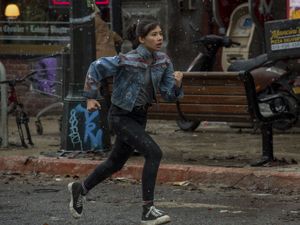 Kisah America Chavez, Superhero Baru di Doctor Strange in the Multiverse of Madness Kisah America Chavez, Superhero Baru di Doctor Strange in the Multiverse of Madness