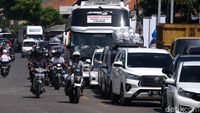 Jalan Arteri Menuju Pelabuhan Merak Macet Imbas Buka Tutup Jalur