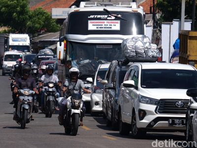 Jalan Arteri Menuju Pelabuhan Merak Macet Imbas Buka Tutup Jalur