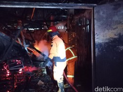 Pabrik Arang di Tasikmalaya Kebakaran