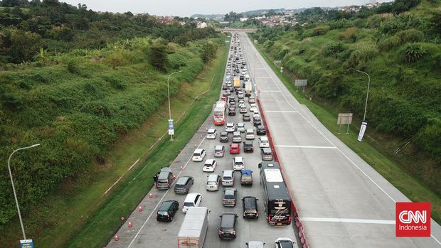 Kepadatan Gerbang Tol Kalikangkung