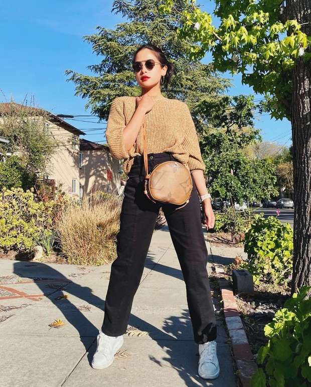 Maudy Ayunda mengenakan classy outfit/Foto: Instagram.com/maudyayunda/