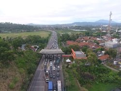 Exit Tol Merak Macet Total Pagi Ini, Pemudik Terjebak Sejak Dini Hari