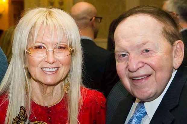 Miriam Adelson dan mendiang suami