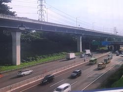 Tak Ada Contraflow Km 47-Km 70 Tol Japek Sore Ini, Lalu Lintas Ramai Lancar