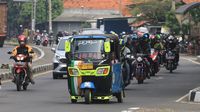 Unik, Pemudik dengan Bajaj Mencuri Perhatian Warga