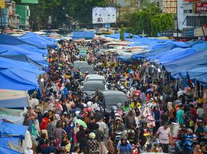 Penuh Sesak! Begini Suasana Pasar di Jambi dan Padang Jelang Lebaran