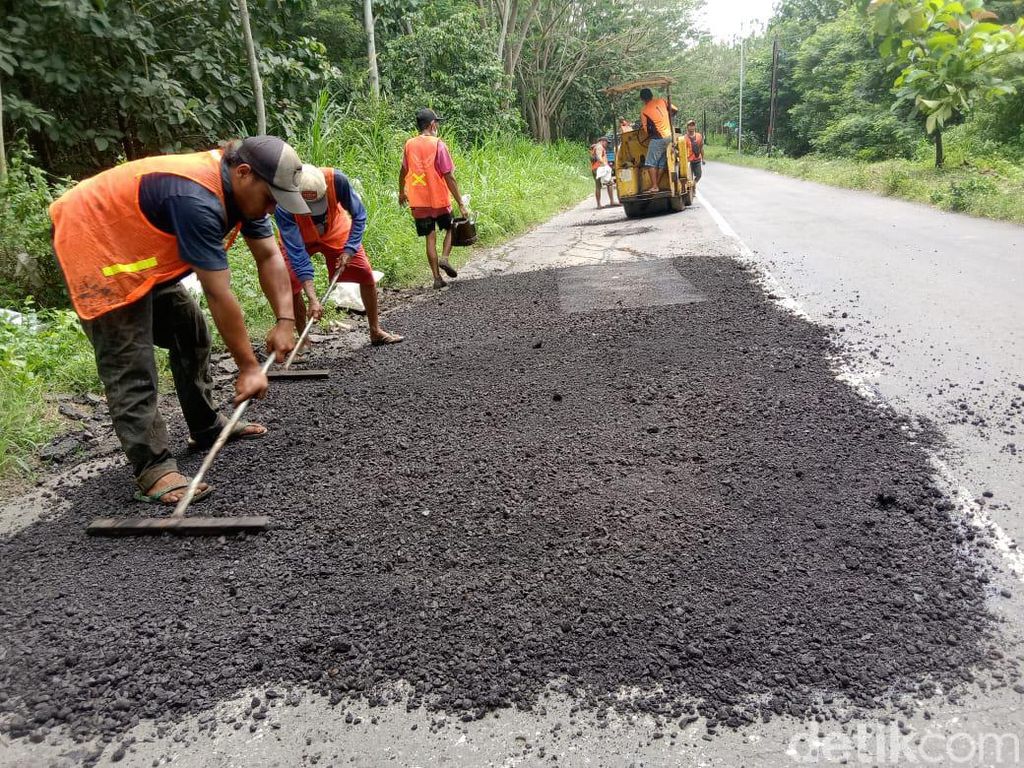 Perbaikan Jalan Sambut Pemudik di Blitar Telan Biaya Rp 1 Miliar