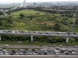 Tol Layang MBZ Arah Cikampek Macet, Lalin Sempat Dialihkan ke Tol Japek