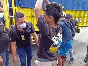 Polisi Lepas Kernet Truk Jawa-Bali Pemakai Sabu-sabu untuk Doping Polisi Lepas Kernet Truk Jawa-Bali Pemakai Sabu-sabu untuk Doping