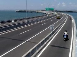 Naik Motor Lewat Tol Bali Mandara Bayarnya Masih Perlu Setop?