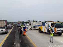 Truk Terguling di Tol Boyolali Berhasil Dievakuasi, Arus Lalin Normal Lagi