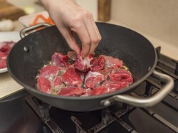 Cara Merebus Daging yang Benar dan Empuk, Mudah dan Anti Gagal!