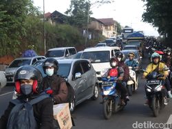 H-2 Lebaran, Arus Lalu Lintas Nagreg Padat Merayap
