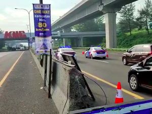 Contraflow Diberlakukan di Km 47 Tol Japek, Kemacetan Mengular hingga Km 30 Contraflow Diberlakukan di Km 47 Tol Japek, Kemacetan Mengular hingga Km 30