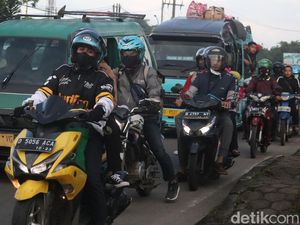 Suasana Jalur Nagreg yang Kembali Padat