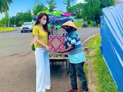 Heni Tania Tak Henti Berbagi Jelang Idul Fitri