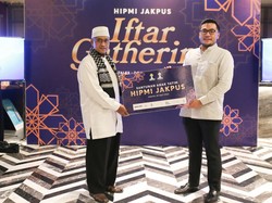 Pengusaha Bagi-bagi Rezeki ke Anak Yatim Piatu