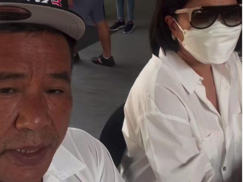 Hotman Paris Liburan di Bali dengan Istri, Ogah Pusing Pikirkan Iqlima Kim