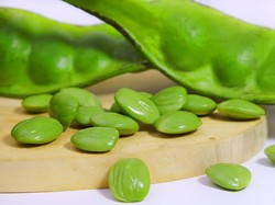 Makan Petai Bikin Ginjal Rusak? Begini Penjelasan Dokter Herbal