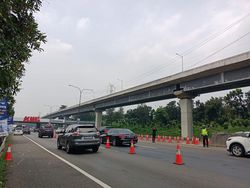 Kondisi Terkini Tol Cikampek: Contraflow Masih Berlaku-One Way di Km 70