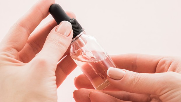 Kandungan bakuchiol untuk melawan jerawat dan penuaan/freepik/freepik Cara pakai bakuchiol sebagai rutinitas skincare harian.