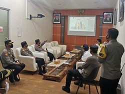 Makin Terurai, Kemacetan Jelang Exit Tol Merak Tersisa 2 Km