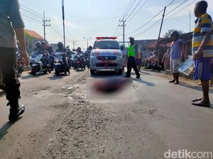 Pikap yang Ditabrak Pemudik Kediri Parkir Memakan Badan Jalan Pikap yang Ditabrak Pemudik Kediri Parkir Memakan Badan Jalan