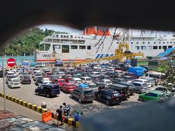 Kemacetan di Exit Tol Merak Capai 8 Km, Jalur Arteri 10 Km