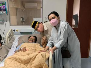 Airlangga Hartarto Jenguk AM Hendropriyono di RSPAD Hari Ini