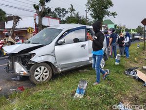 Avanza Tertabrak KA di Blitar, Pasutri Tewas-Balita Kritis Avanza Tertabrak KA di Blitar, Pasutri Tewas-Balita Kritis