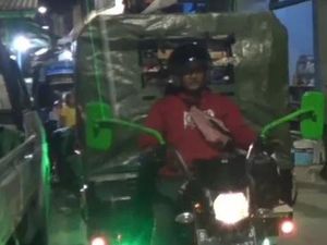 Pemudik Nekat Pakai Motor Roda Tiga: Angkut 6 Orang, Hemat Bisa Patungan Pemudik Nekat Pakai Motor Roda Tiga: Angkut 6 Orang, Hemat Bisa Patungan