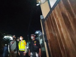 Polisi-Pecalang di Denpasar Amankan Rumah yang Ditinggal Pemudik