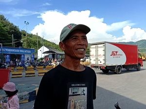 Naik Motor 2 Hari, Bagong Semringah Bisa Mudik dari NTB ke Jember