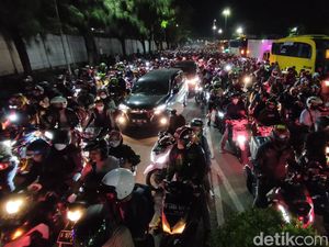 Puncak Arus Mudik, Pemotor Membludak di Merak!
