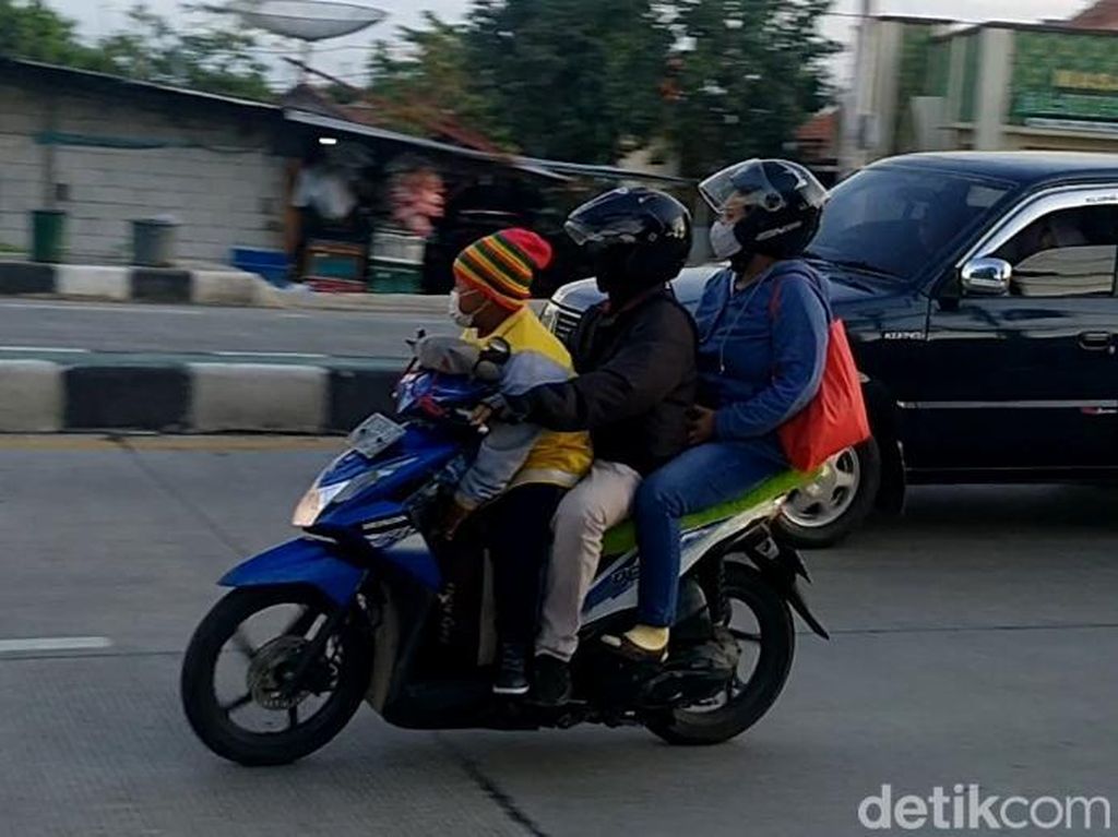 Terpaksa Mudik Naik Motor? Polisi Saran Jangan Lebih dari Dua Orang Terpaksa Mudik Naik Motor? Polisi Saran Jangan Lebih dari Dua Orang