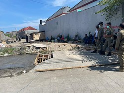 Cueki Satpol PP, Kades Kepaon Ancam Bongkar Proyek di Pemogan