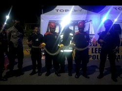 Ular Piton 4 Meter Muncul di Posko Mudik Parepare Bikin Petugas Geger