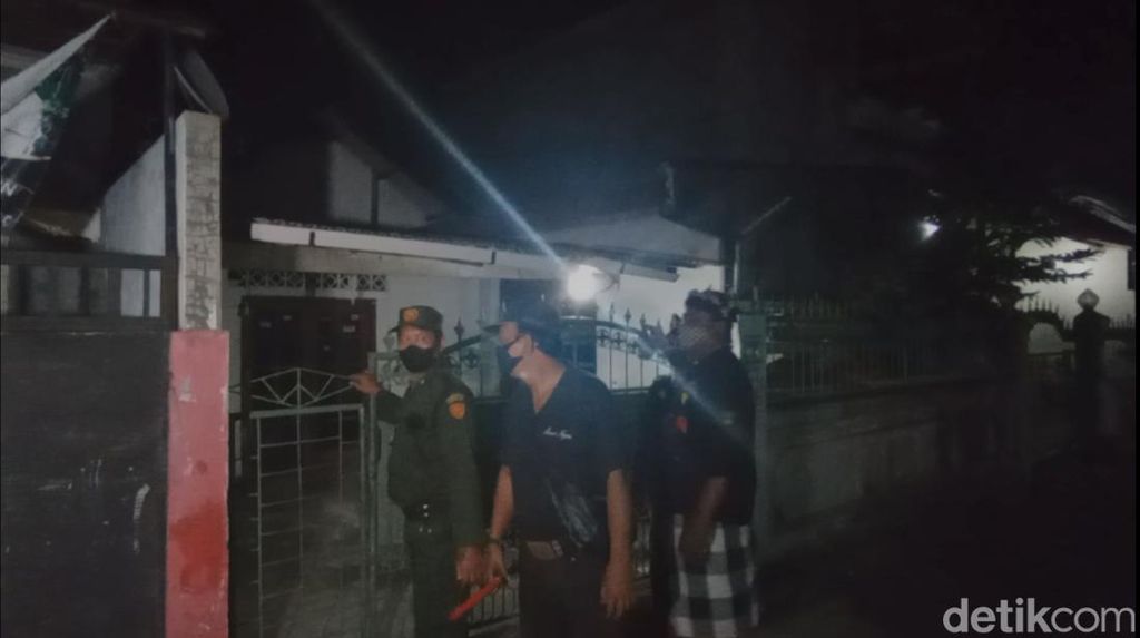 Polisi-Pecalang di Denpasar Amankan Rumah yang Ditinggal Pemudik