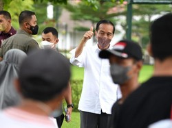 Senangnya Warga Yogya Bertemu Jokowi-Terima Bantuan Sembako