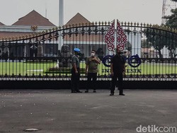 Jelang Jokowi Mantu, Petugas Siapkan Pengamanan Gedung Agung Jogja
