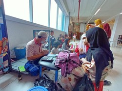 Puluhan Anak Yatim Piatu Ini Bahagia Dapat Baju Baru di Pasar Legi