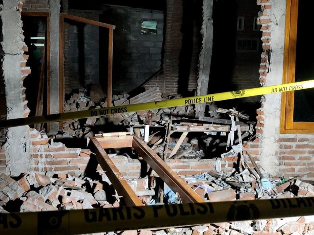 Ledakan Petasan Hancurkan Rumah di Kediri, 5 Orang Terluka