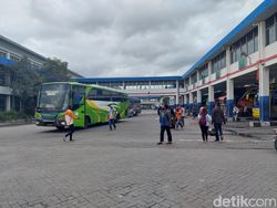 Pemudik di Terminal Purabaya Makin Ramai, Mendekati Puncak?