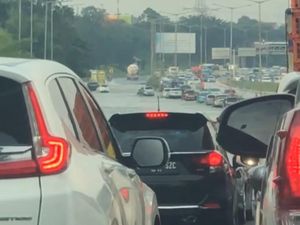 Banjir di Tol BSD Bikin Macet, Harusnya Tarif Gratis!