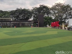 Jelang Malam Takbir, Taman Alun-alun Bandung Dikosongkan