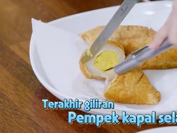 Doyan Banget! Ini Kata B.I Usai Cicip Pempek Kapal Selam