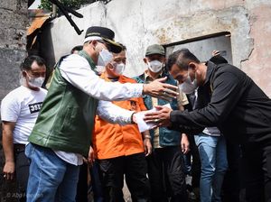 Bupati Bandung Tengok Langsung Warganya yang Tertimpa Musibah